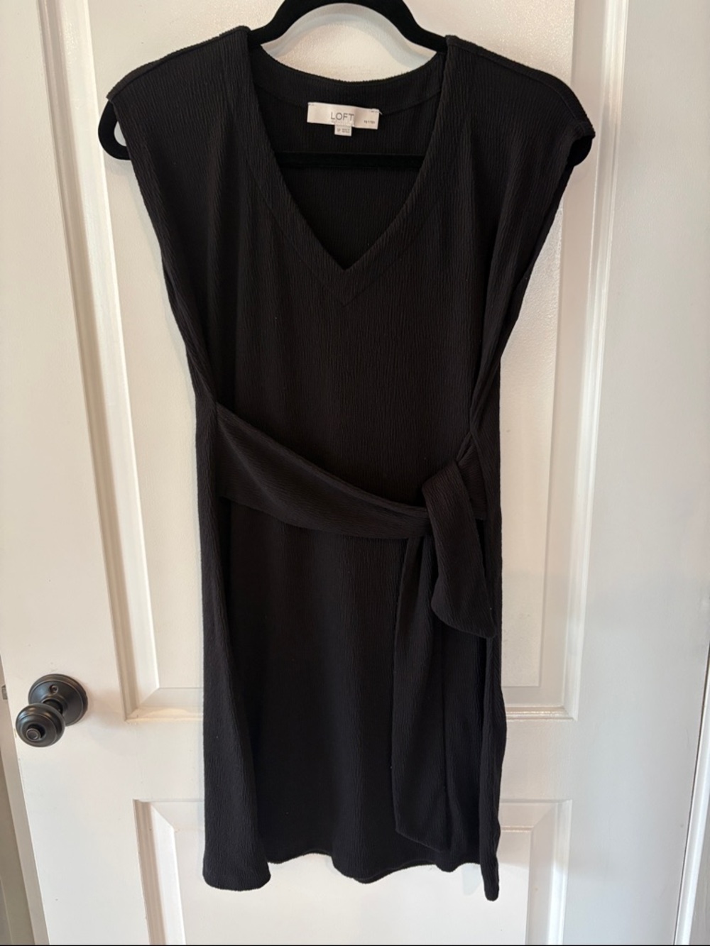 LOFT Black V-Neck Tie-Waist Midi Dress, so soft, classic - size SP